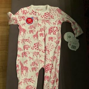 NWT NBW Magnetic Me Organic Cotton Avant Gardimal Magnetic Footie